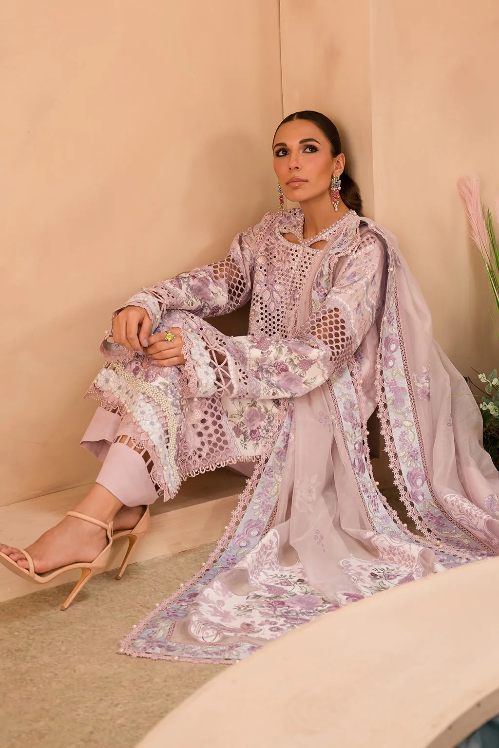 Afrozeh The Painted Garden Festiive Eid Lawn – Honeysuckle