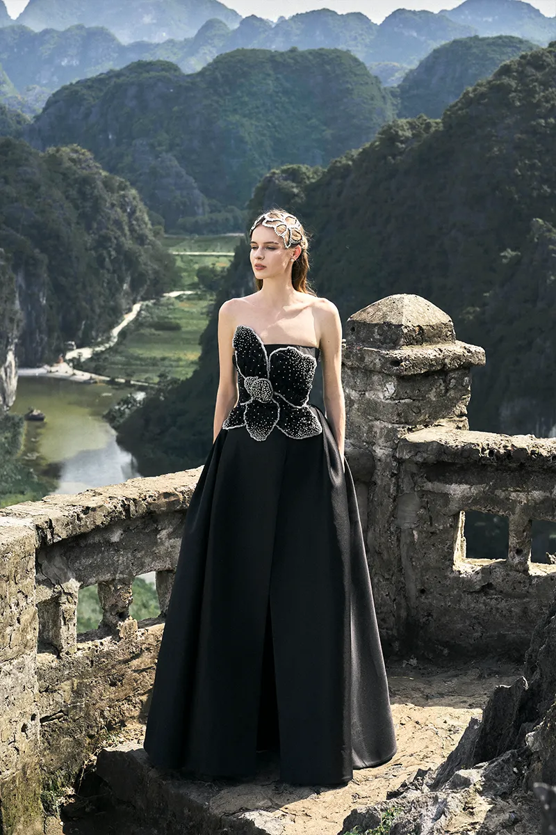 BLACK STRAPLESS ORCHID PATTERNED A-LINE GOWN