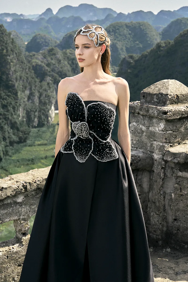 BLACK STRAPLESS ORCHID PATTERNED A-LINE GOWN