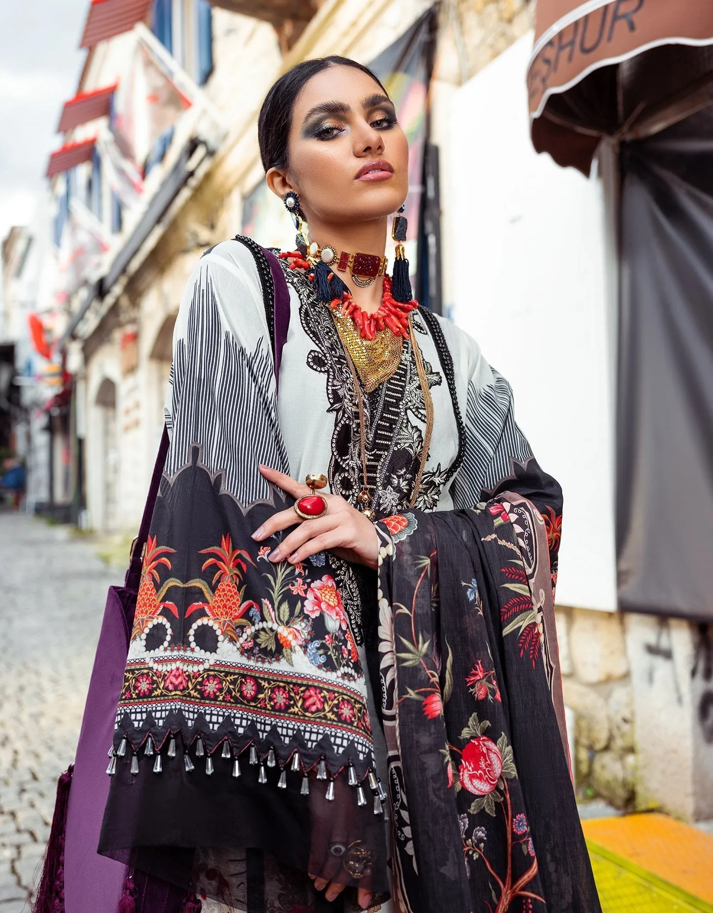 Sifa Lawn by Zunaira Raza – SL-09 A (Russian Chintz)
