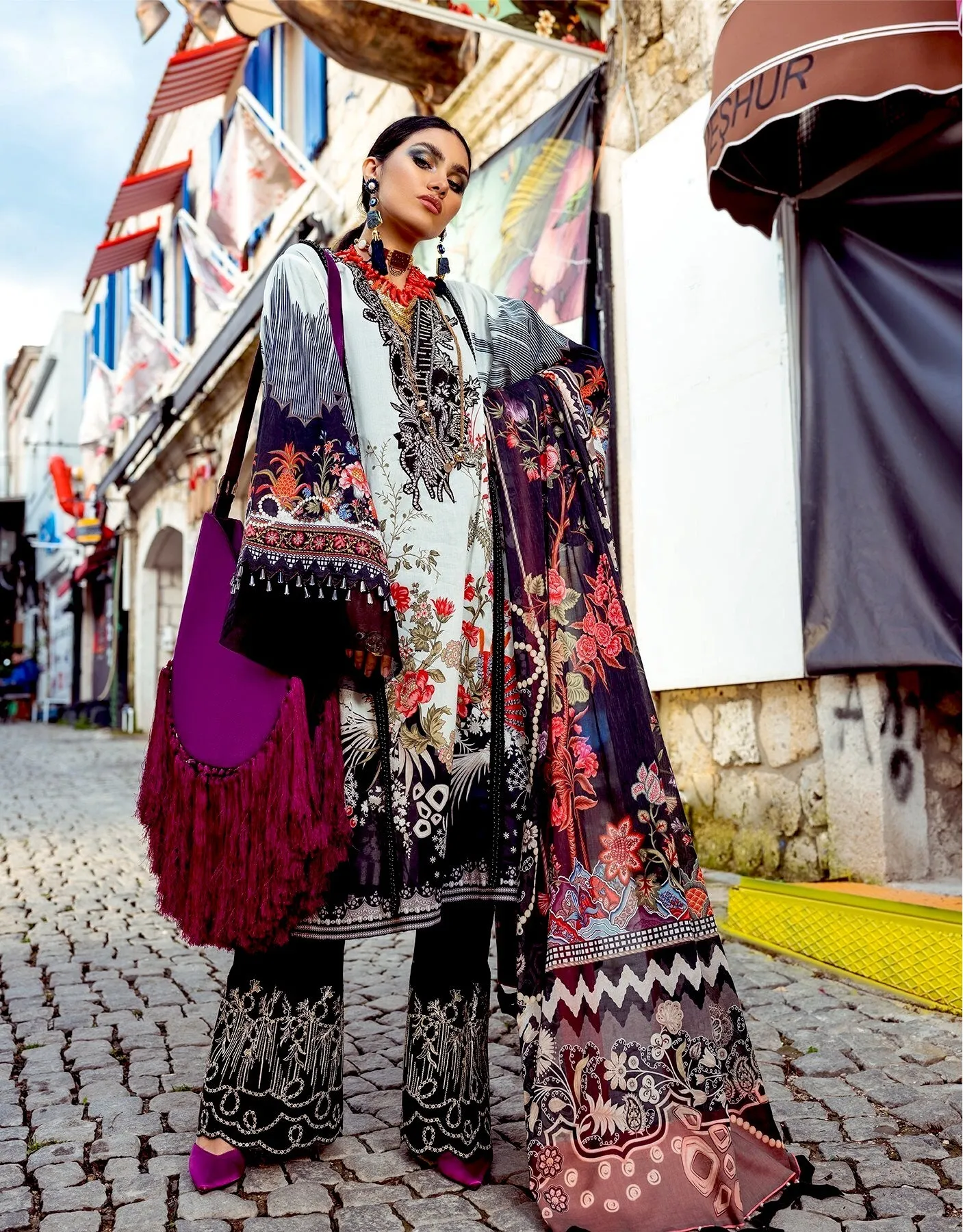 Sifa Lawn by Zunaira Raza – SL-09 A (Russian Chintz)