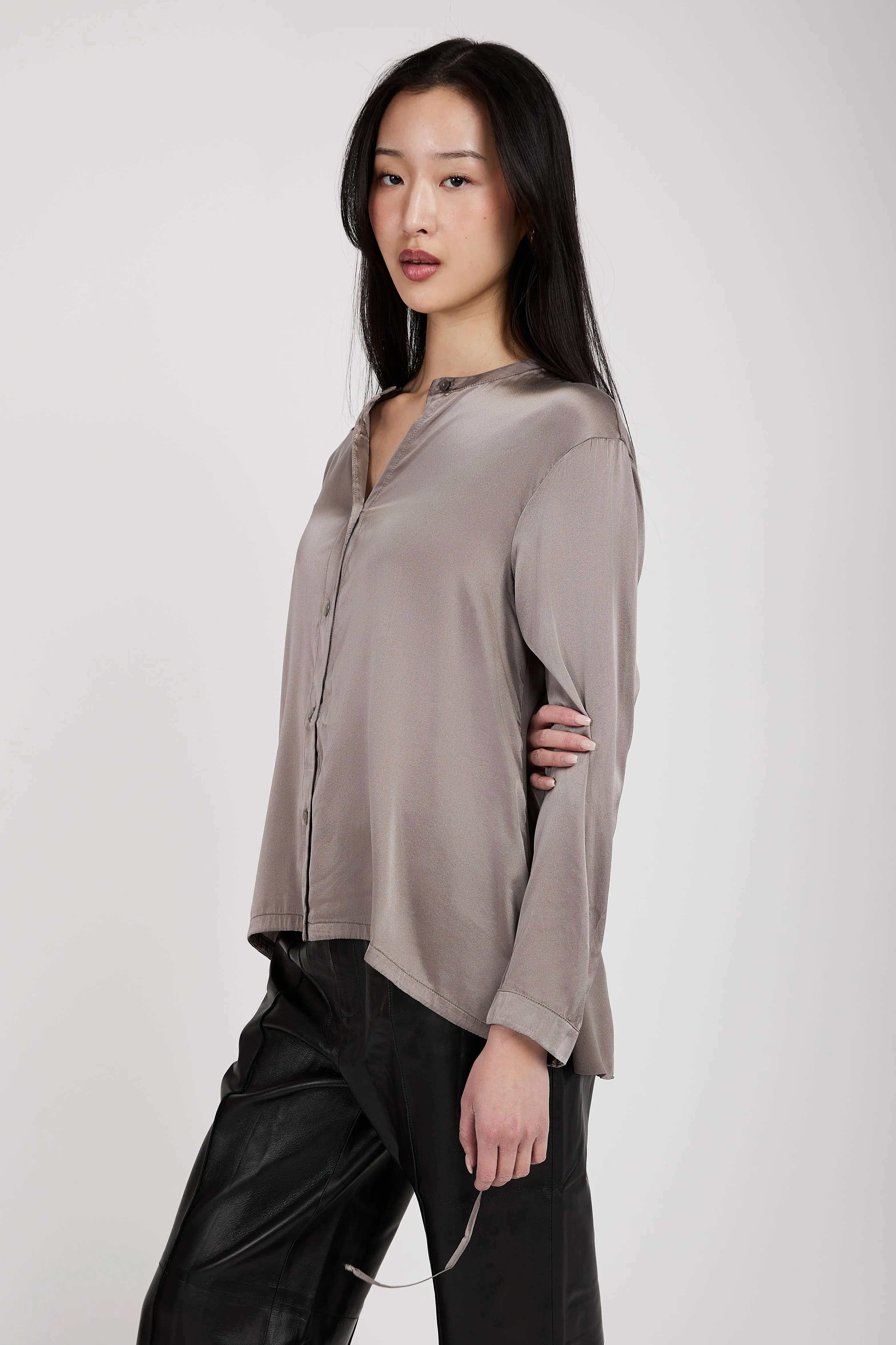 Stretch Silk Shirt in Taupe